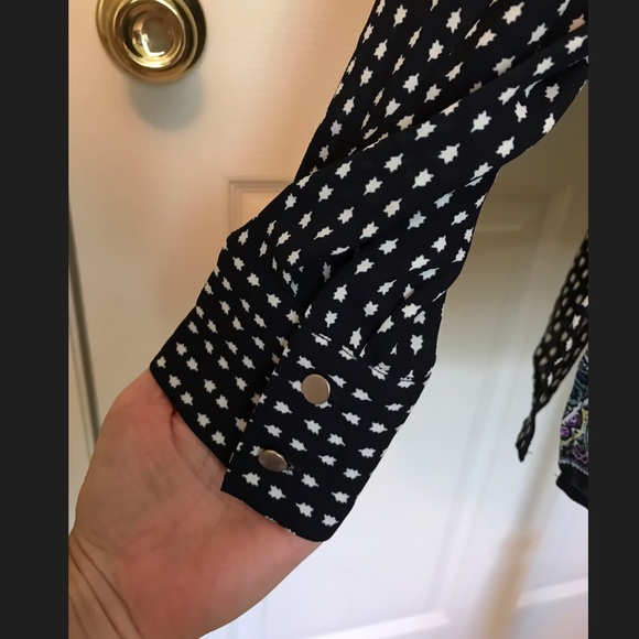 BNWT Limited Navy Blouse - Picture 3 of 7